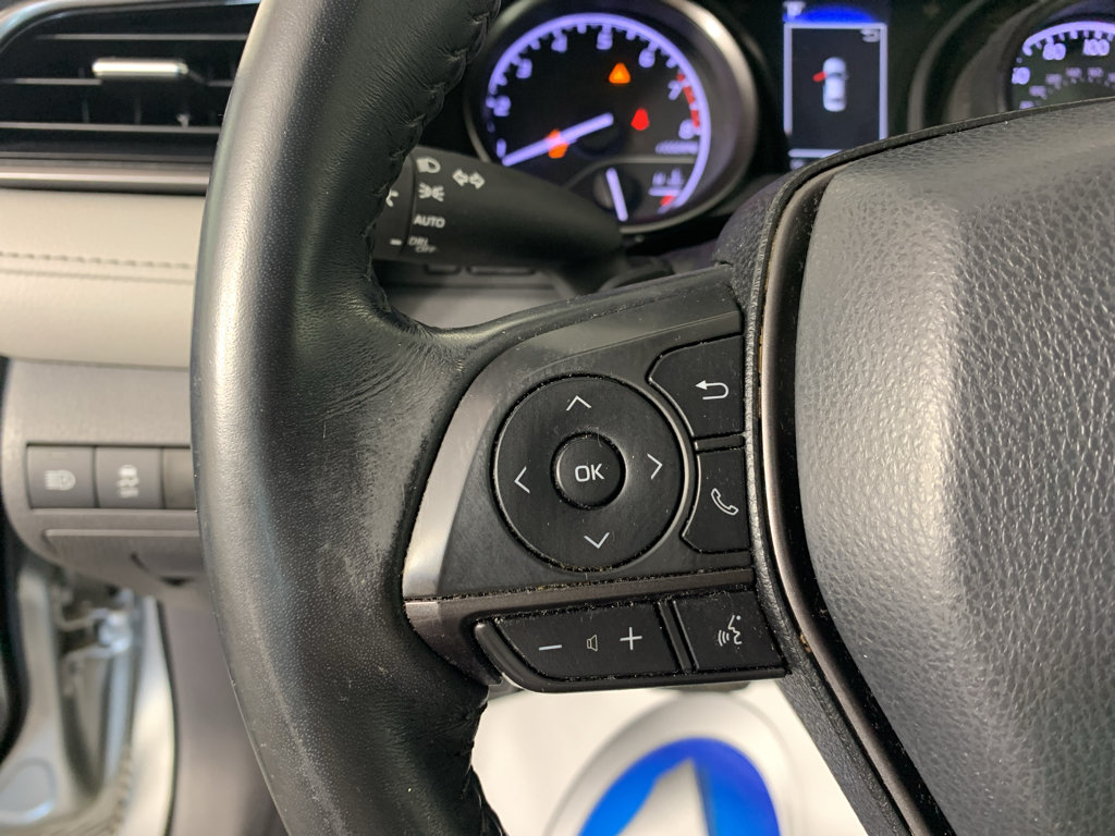 Used 2021 Toyota Camry SE FWD image 18