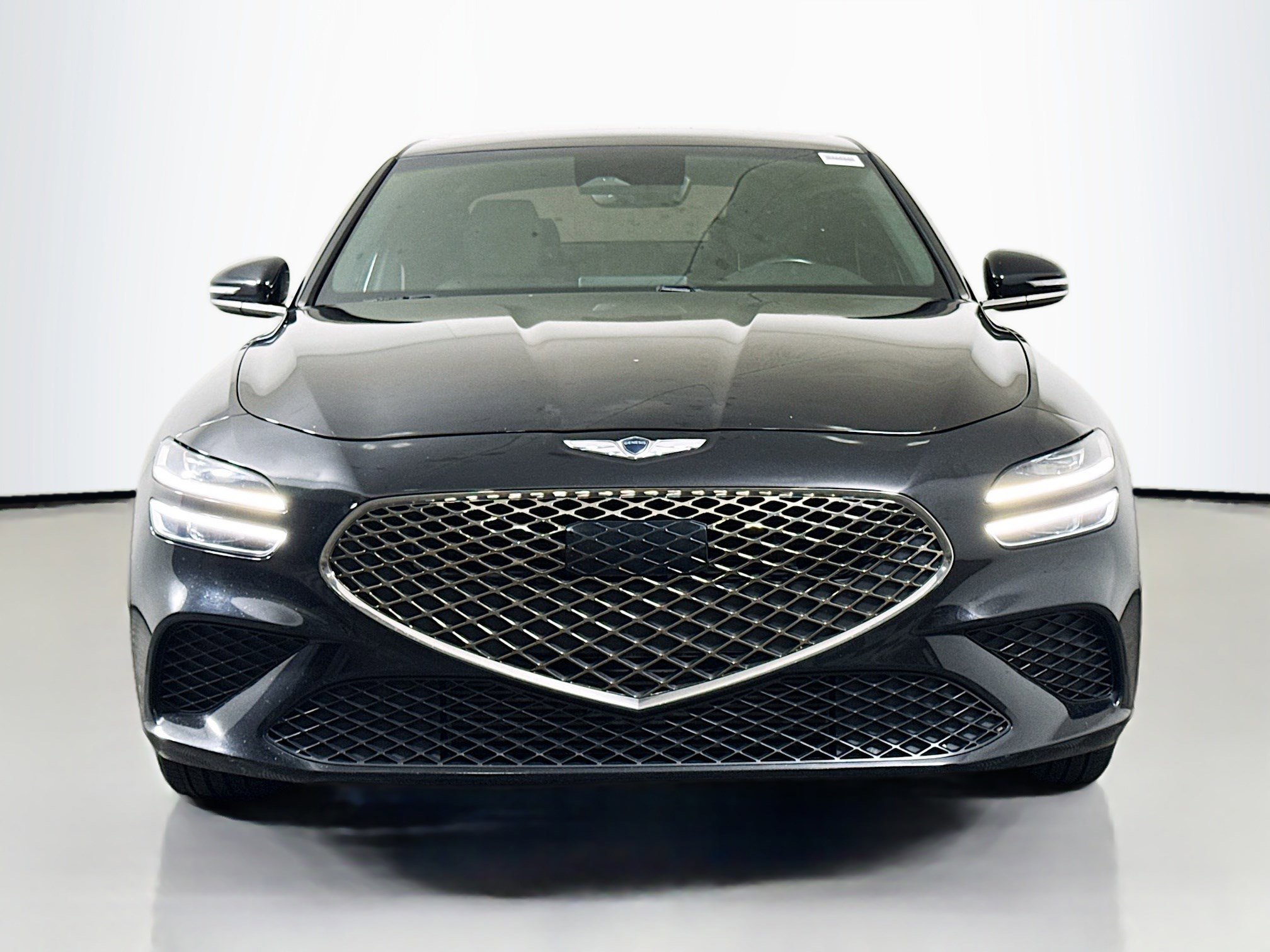 Used 2022 Genesis G70 2.0T RWD image 2