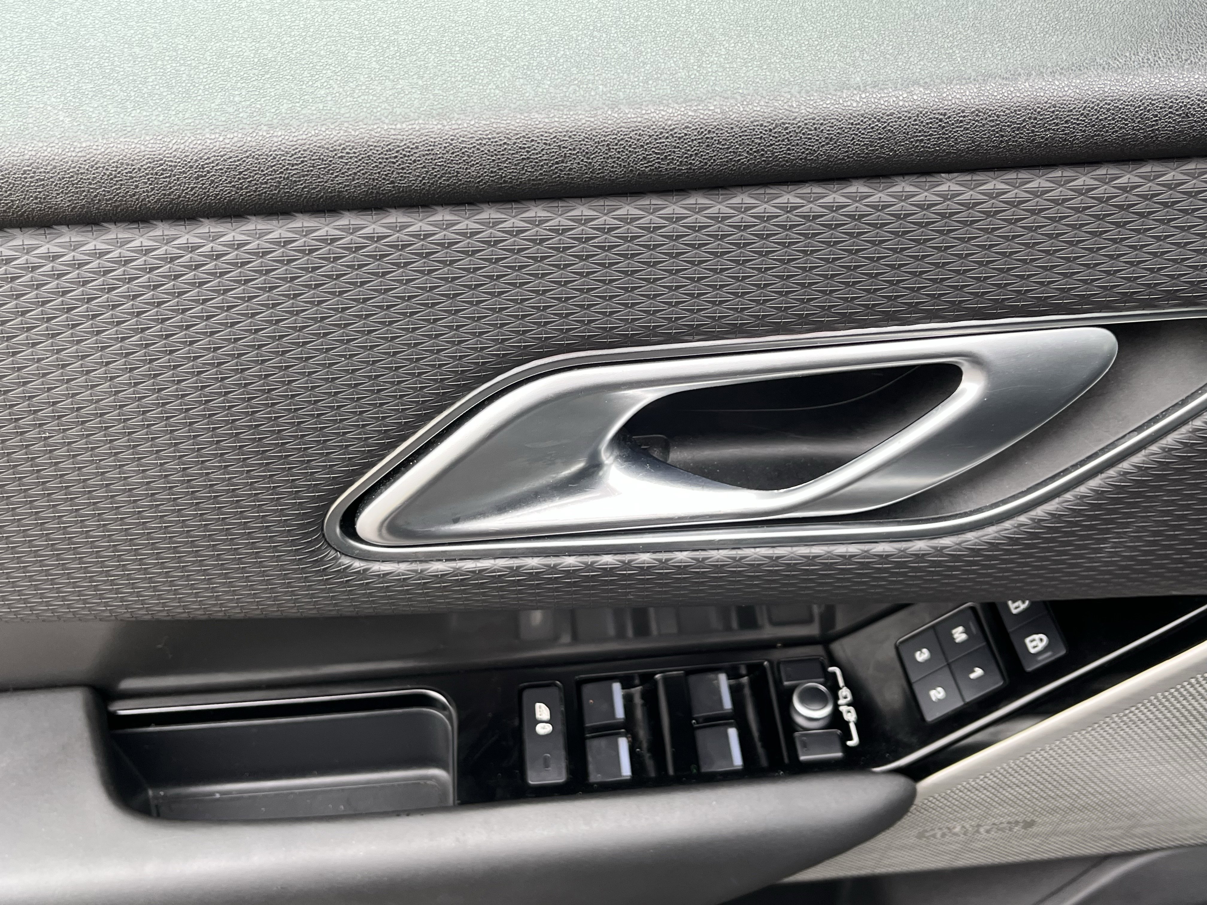 Certified 2023 Land Rover Range Rover Velar S image 13