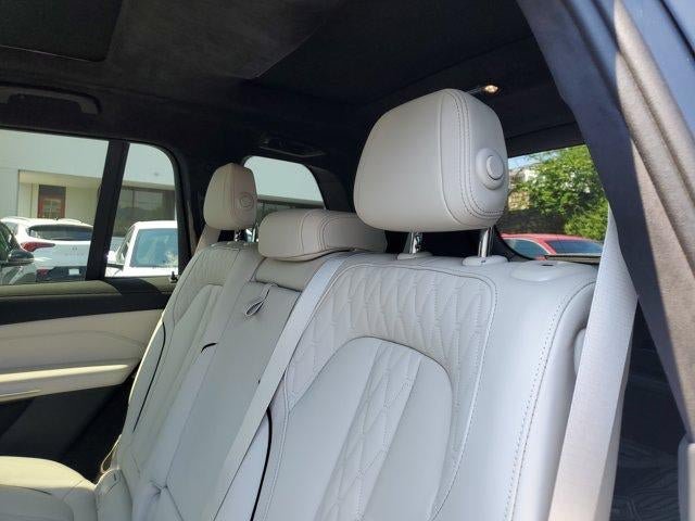 Used 2025 BMW X7 xDrive40i w/ M Sport Package AWD/4WD image 15