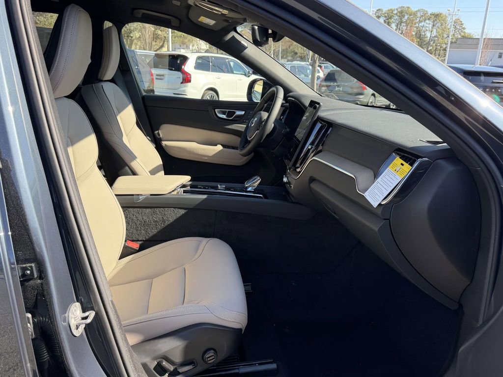 New 2026 Volvo XC60 T8 Plus w/ Protection Package Premier AWD/4WD image 11