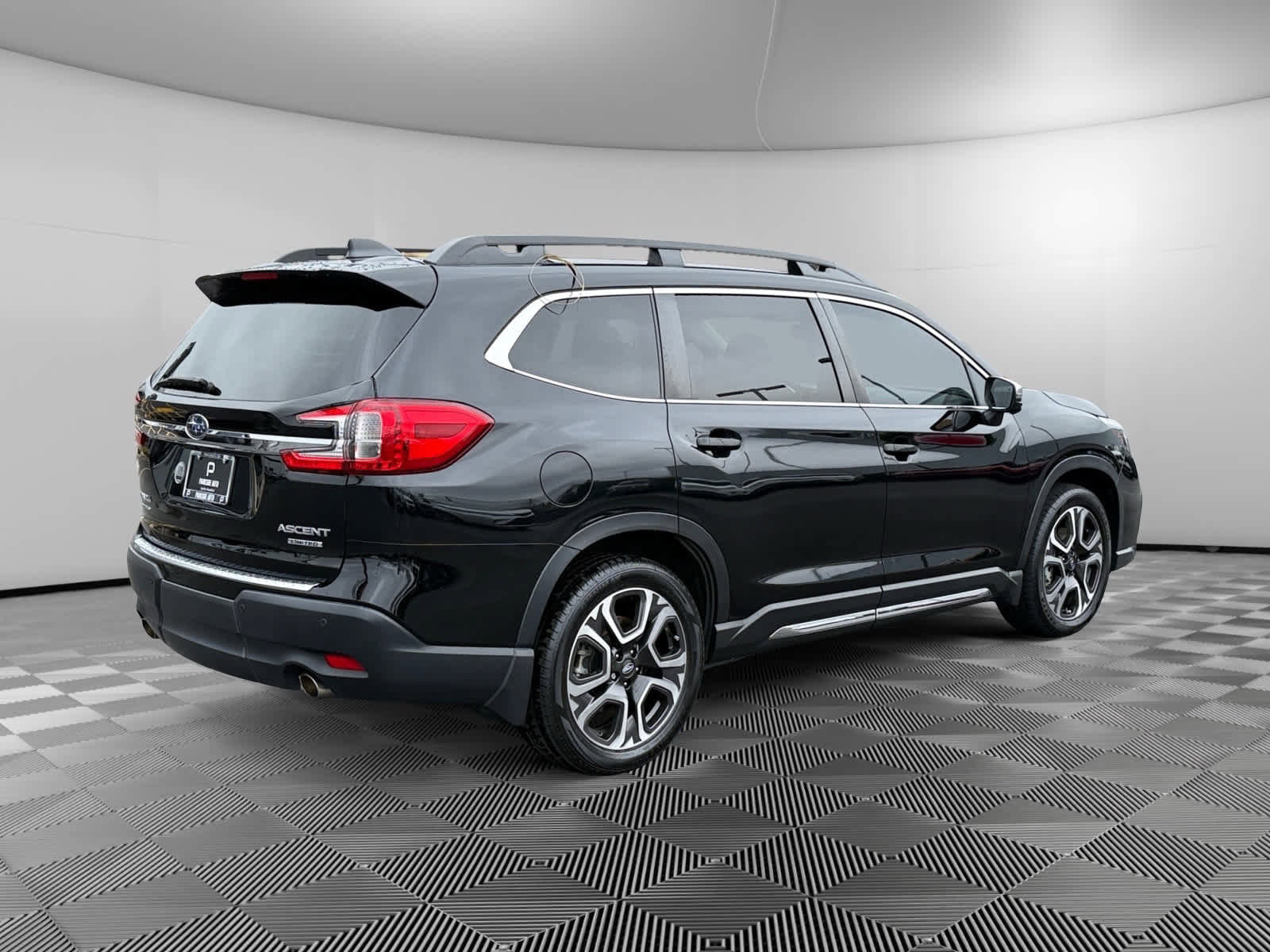 Used 2023 Subaru Ascent Limited w/ Technology Package image 5