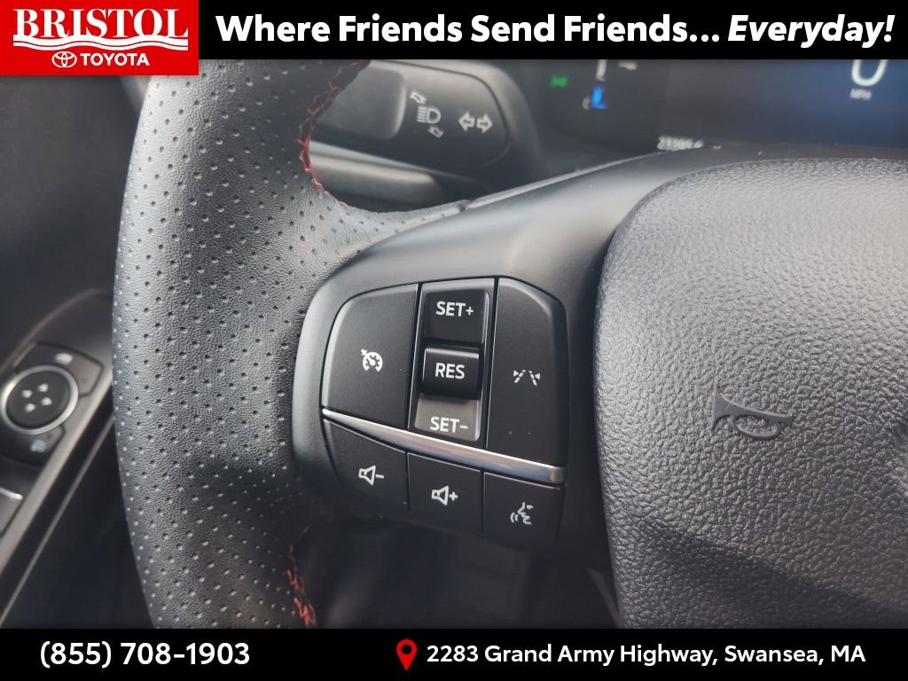 Used 2025 Ford Escape ST-Line image 26