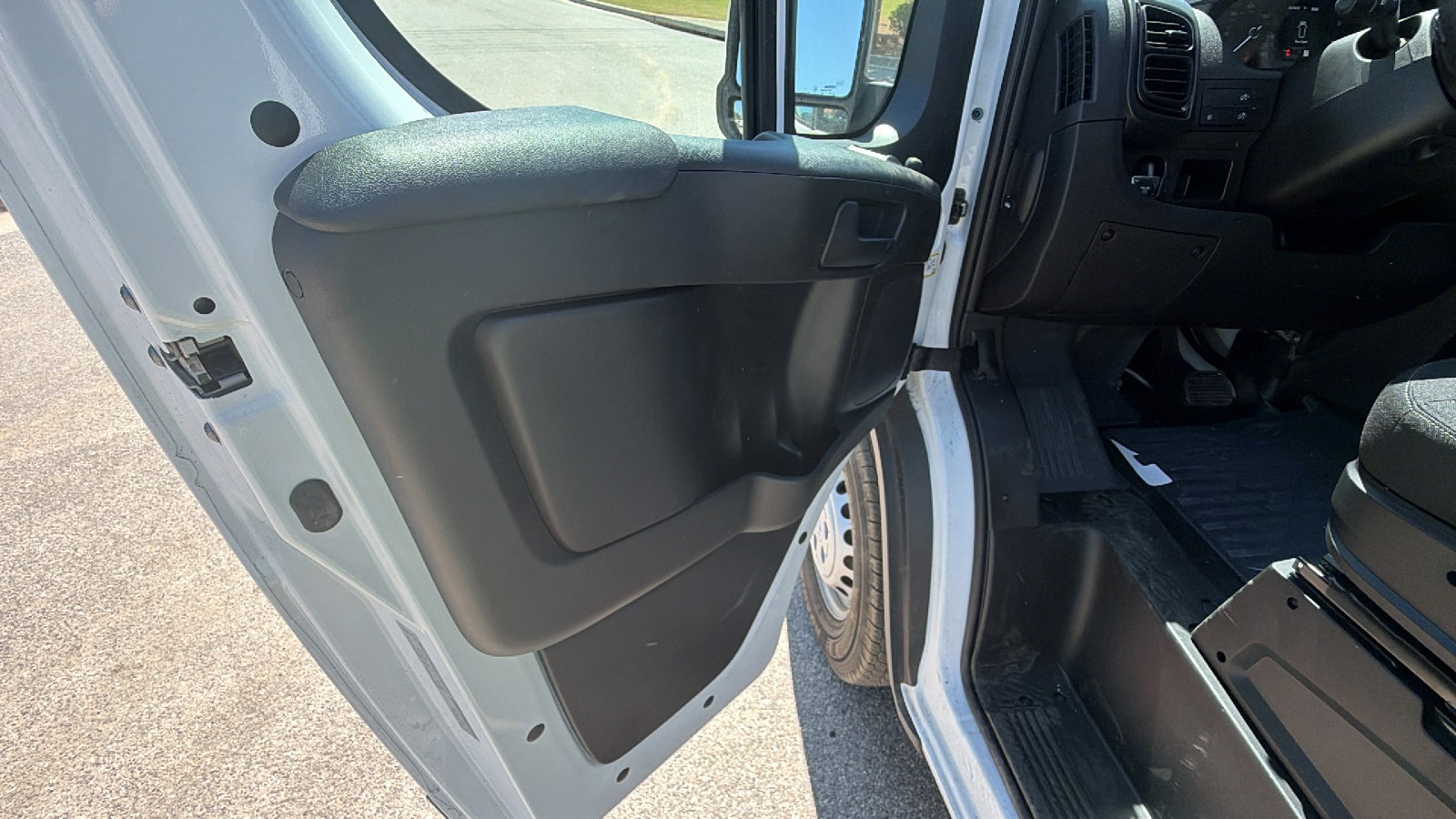 New 2026 RAM ProMaster 1500 w/ Convenience Group FWD image 15