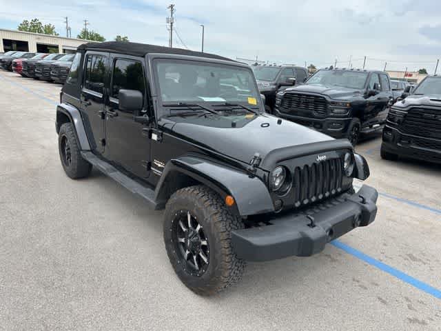Used 2012 Jeep Wrangler Unlimited Sahara w/ Dual Top Group AWD/4WD image 18