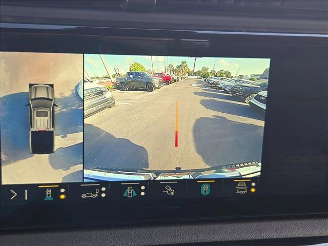 Used 2023 GMC Sierra 1500 AT4 w/ AT4 Premium Package AWD/4WD image 14