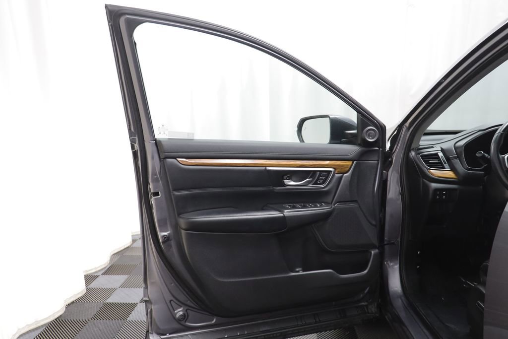 Used 2019 Honda CR-V Touring image 4