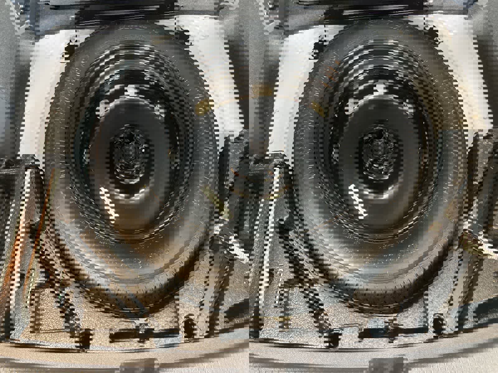 Used 2021 Volkswagen Tiguan SE image 29