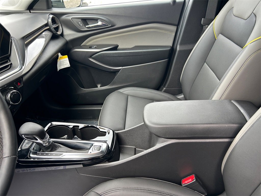 Used 2025 Chevrolet Trax ACTIV w/ Driver Confidence Package image 22