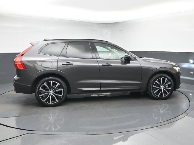 Used 2024 Volvo XC60 B5 Plus w/ Protection Package Premier AWD/4WD image 9