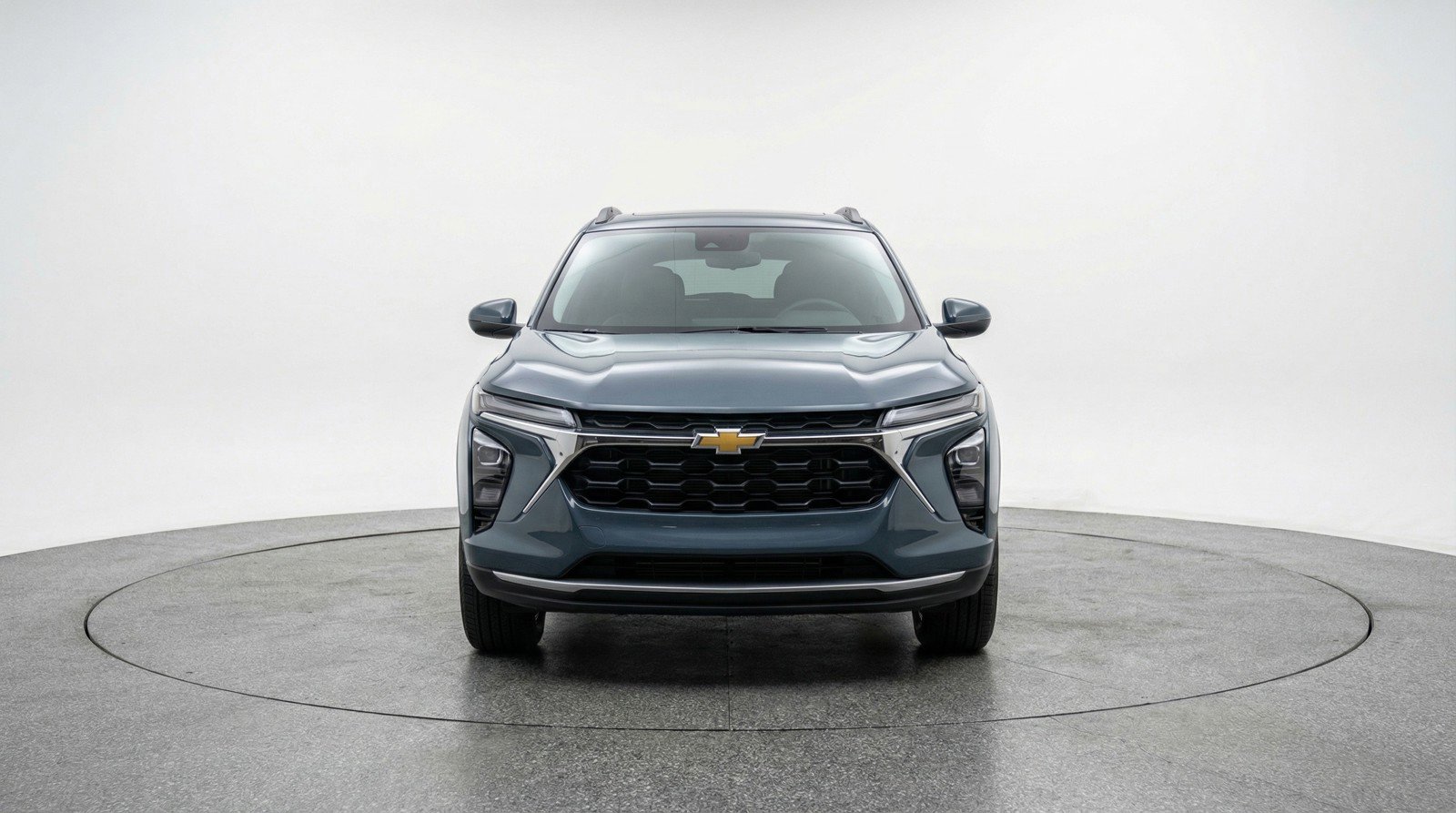 Used 2025 Chevrolet Trax LT image 2