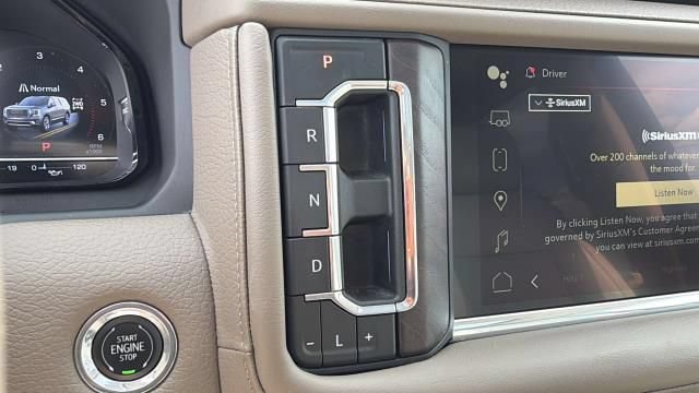 Used 2023 GMC Yukon Denali w/ Advanced Technology Package AWD/4WD image 16
