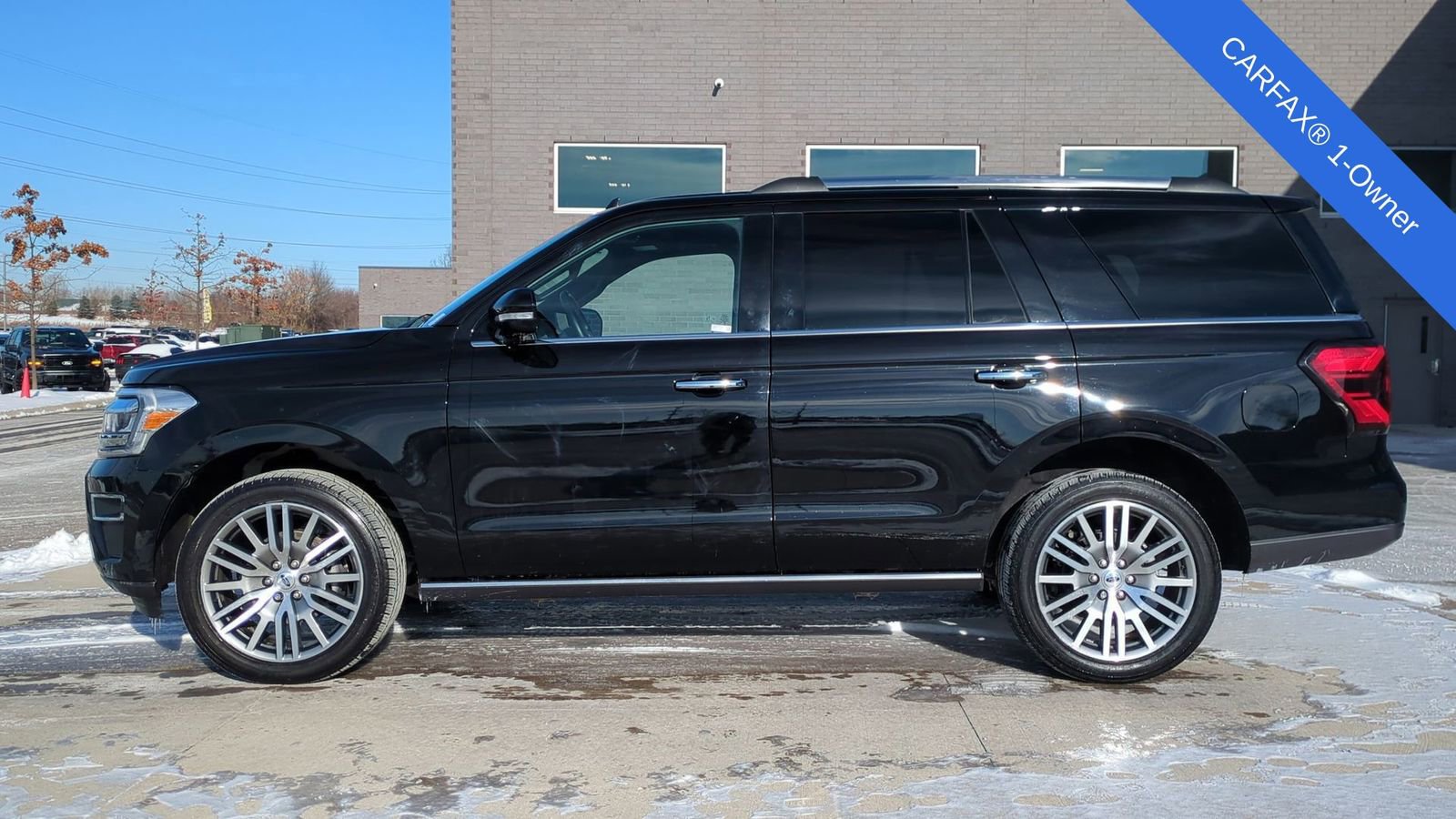 Used 2023 Ford Expedition Limited image 2
