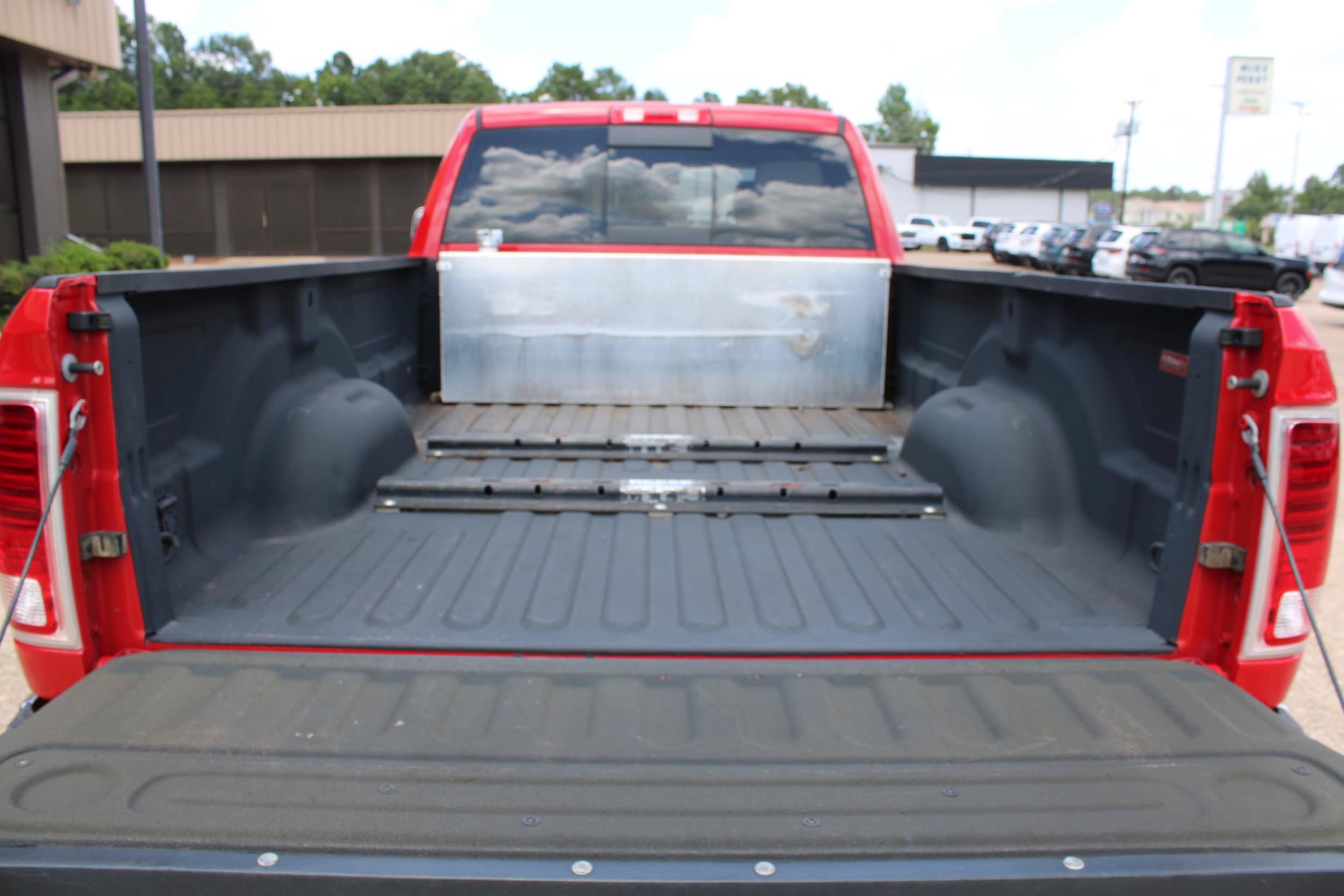 Used 2014 RAM 3500 Laramie w/ Convenience Group RWD image 18