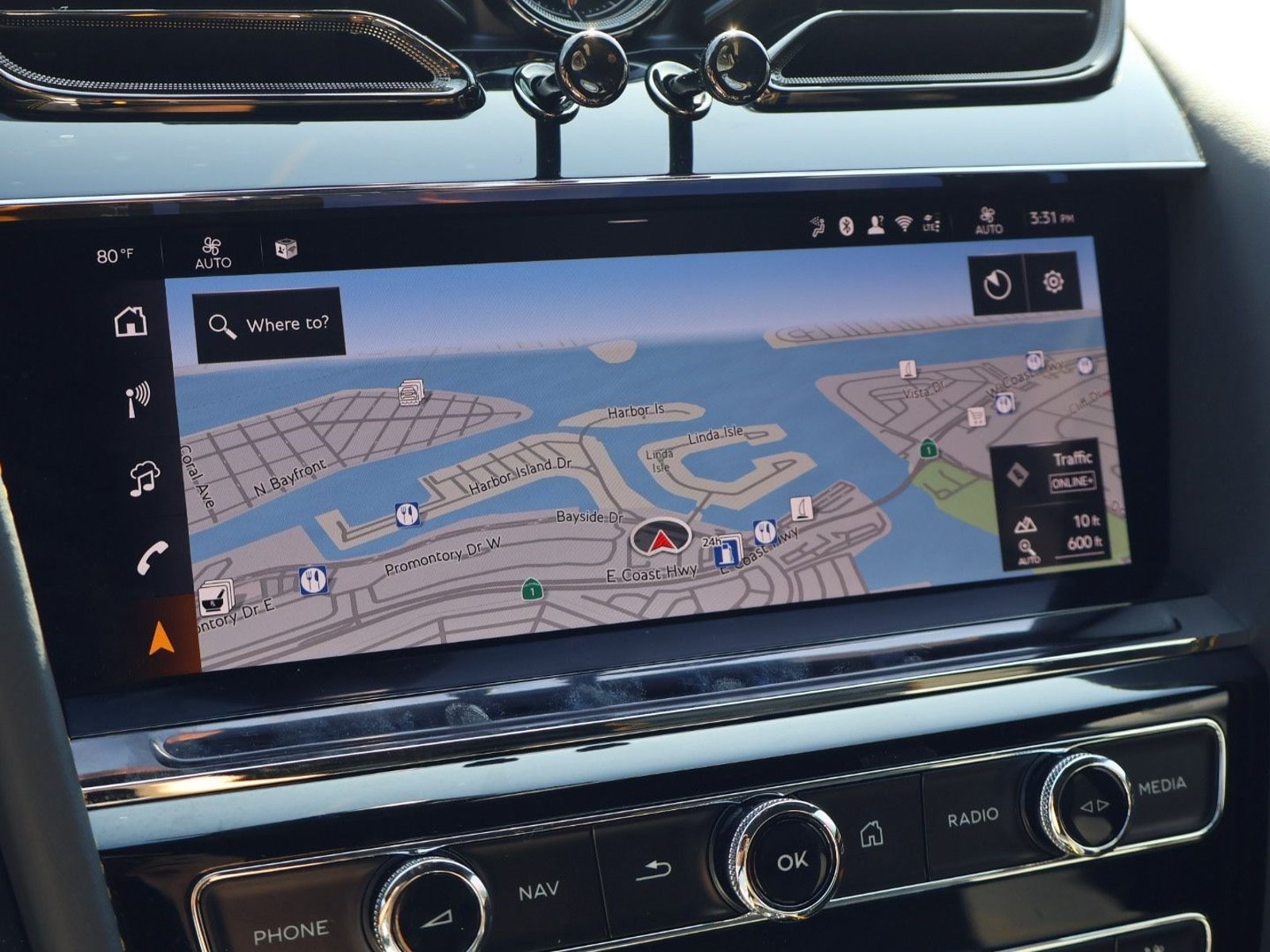 Certified 2025 Bentley Bentayga AWD/4WD image 17