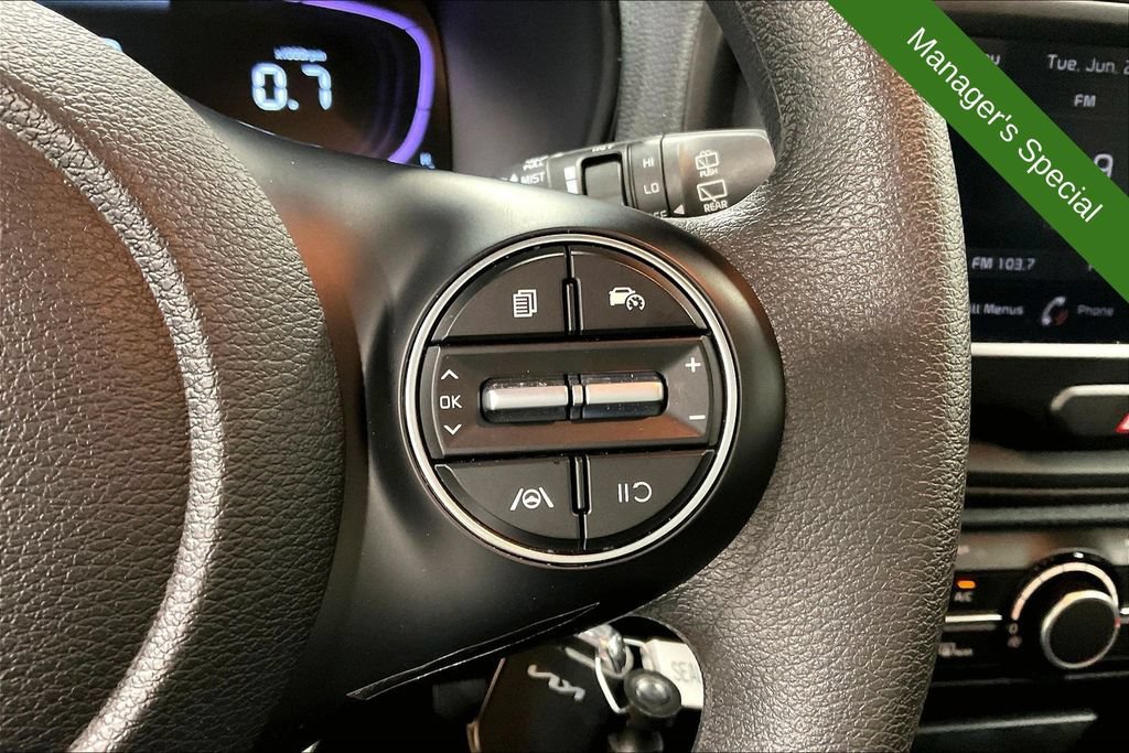 Used 2025 Kia Soul LX w/ LX Technology Package FWD image 25