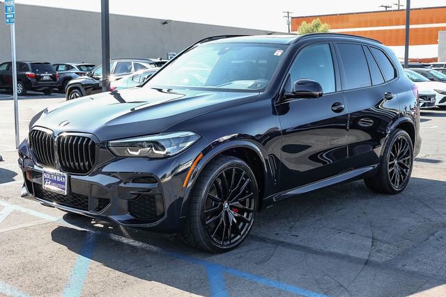 Used 2022 BMW X5 sDrive40i w/ M Sport Package RWD image 3