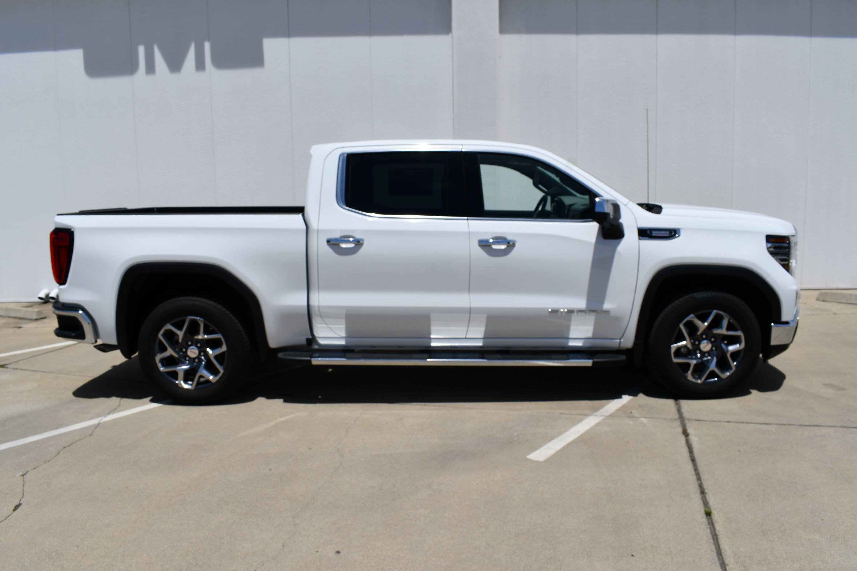 New 2026 GMC Sierra 1500 SLT w/ SLT Premium Plus Package RWD image 7