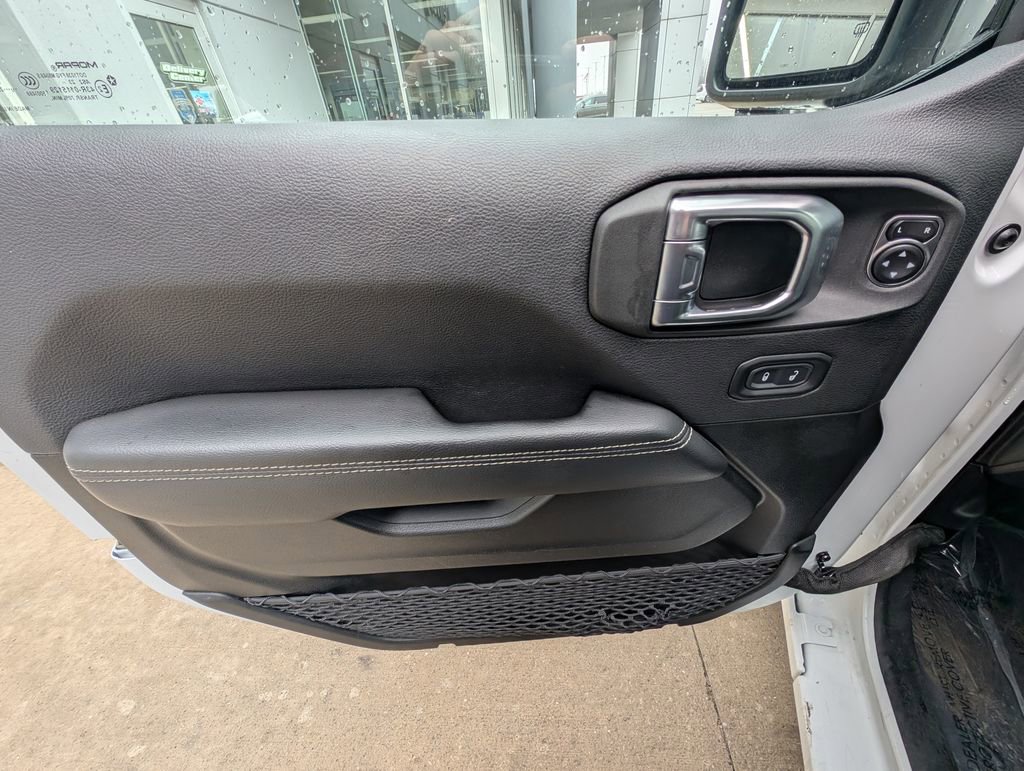 Used 2023 Jeep Wrangler Sahara image 38