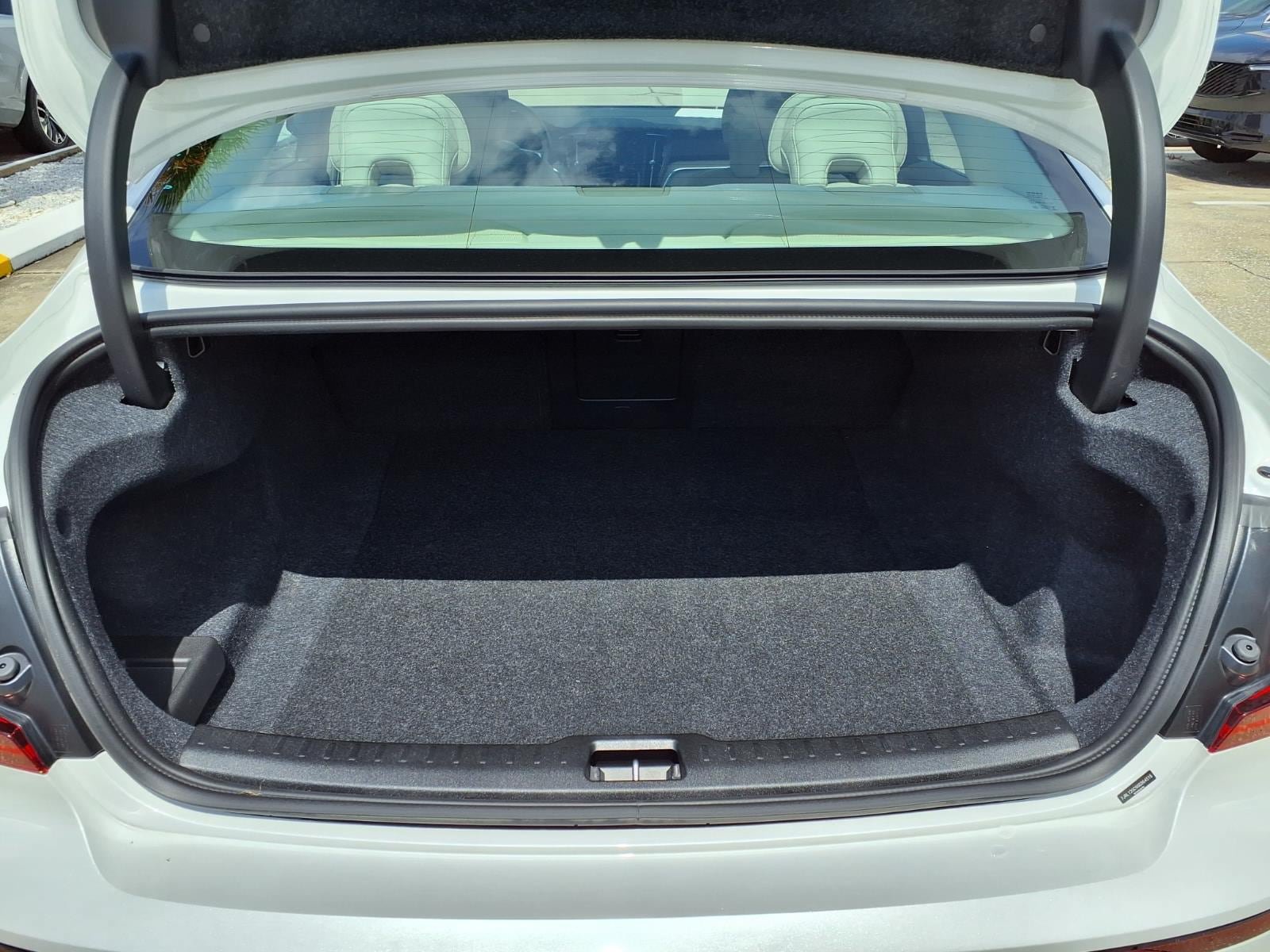 Certified 2025 Volvo S60 B5 Plus AWD/4WD image 18