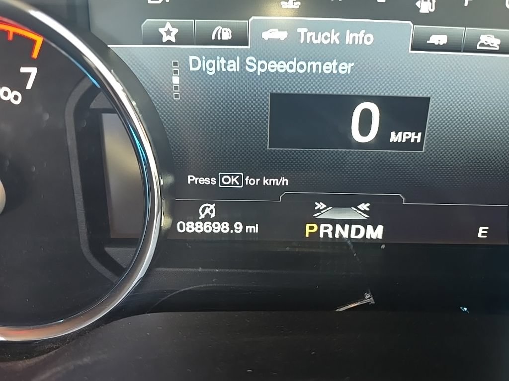Used 2017 Ford F150 Platinum w/ Equipment Group 701A Luxury AWD/4WD image 16