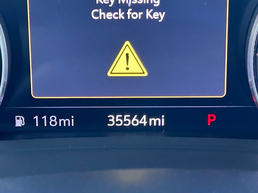 Used 2023 Buick Envision Avenir image 32