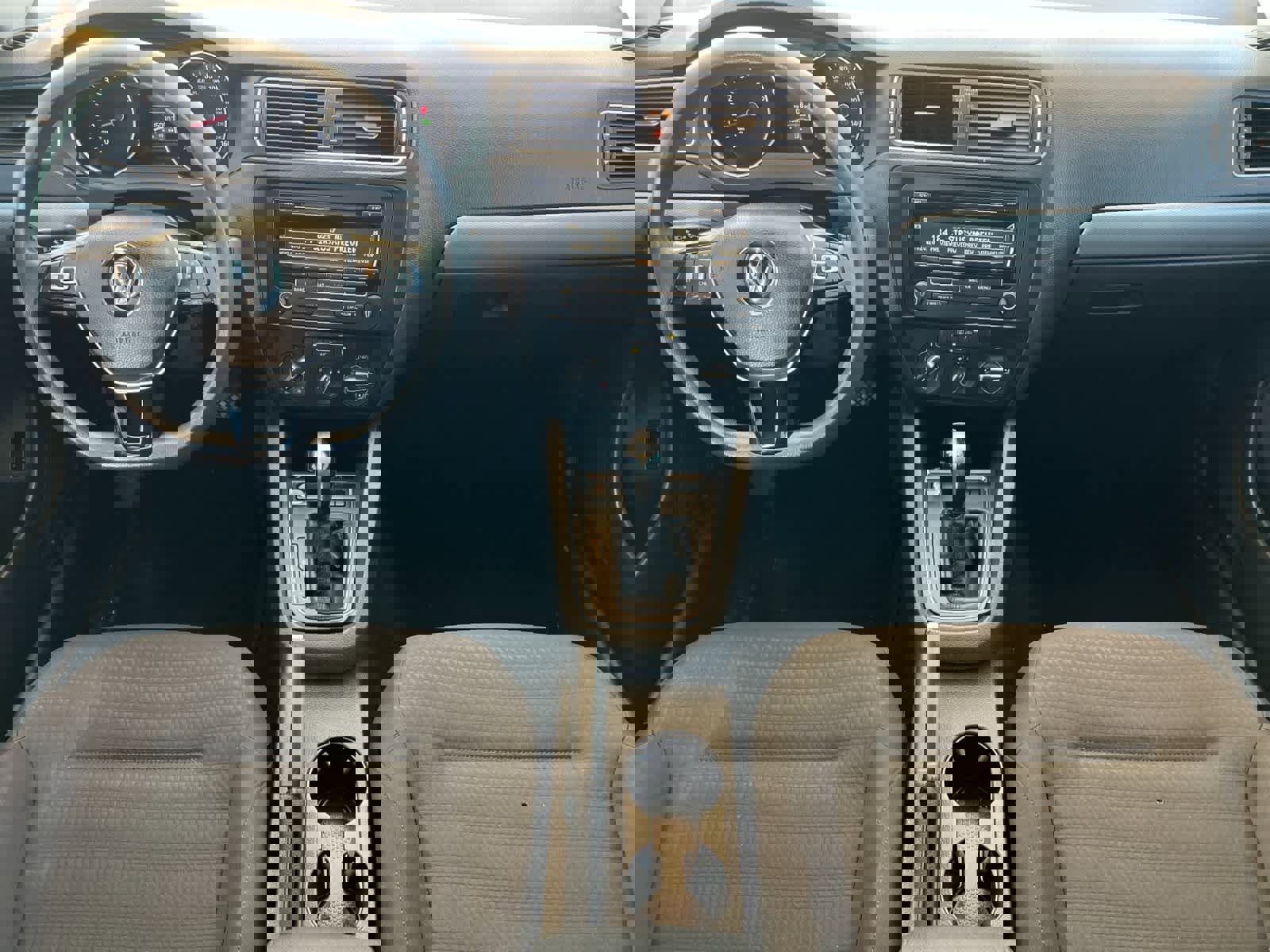 Used 2015 Volkswagen Jetta SE image 4