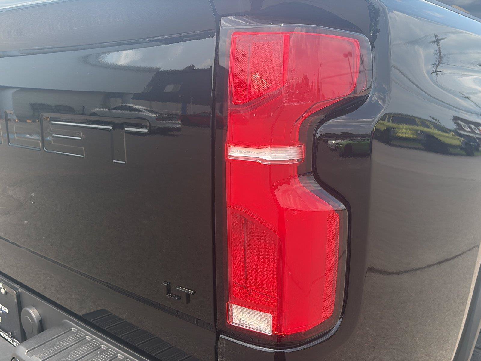 Used 2024 Chevrolet Silverado 2500 LT w/ Midnight Edition AWD/4WD image 52