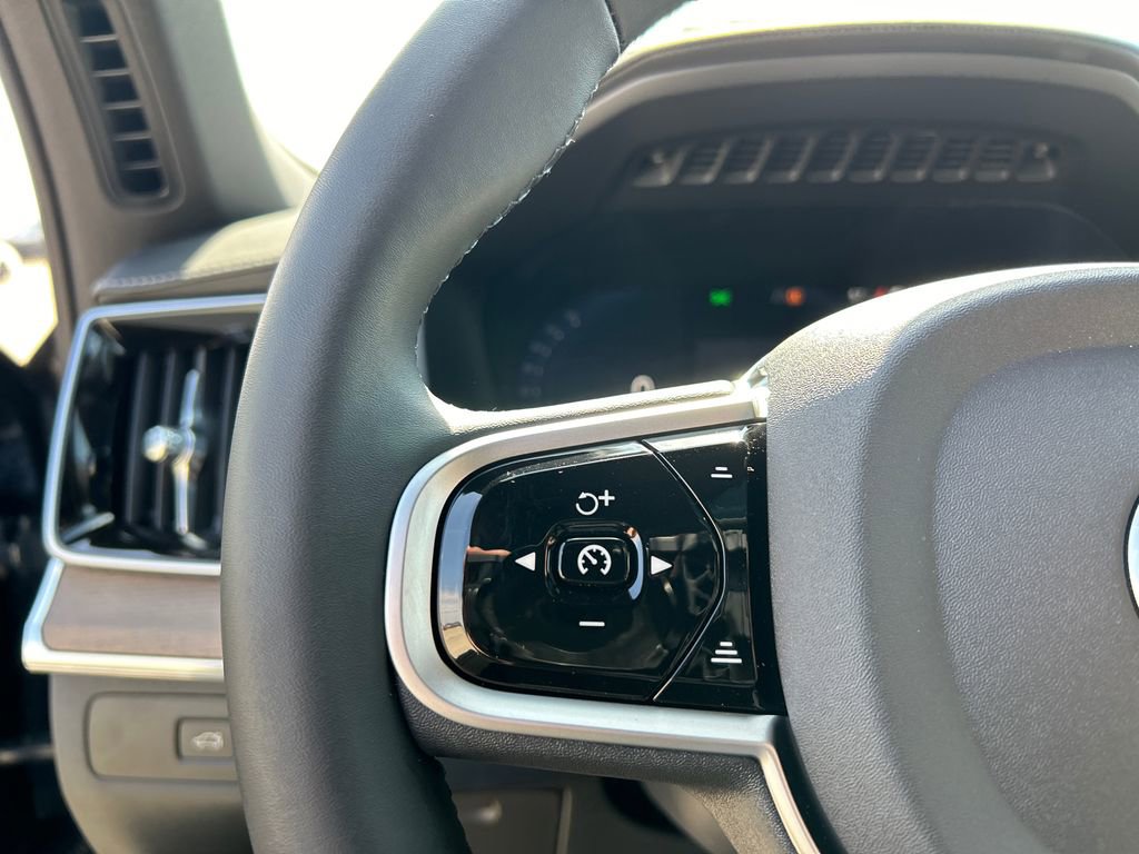 New 2026 Volvo XC90 T8 Ultra w/ Protection Package Premier AWD/4WD image 13
