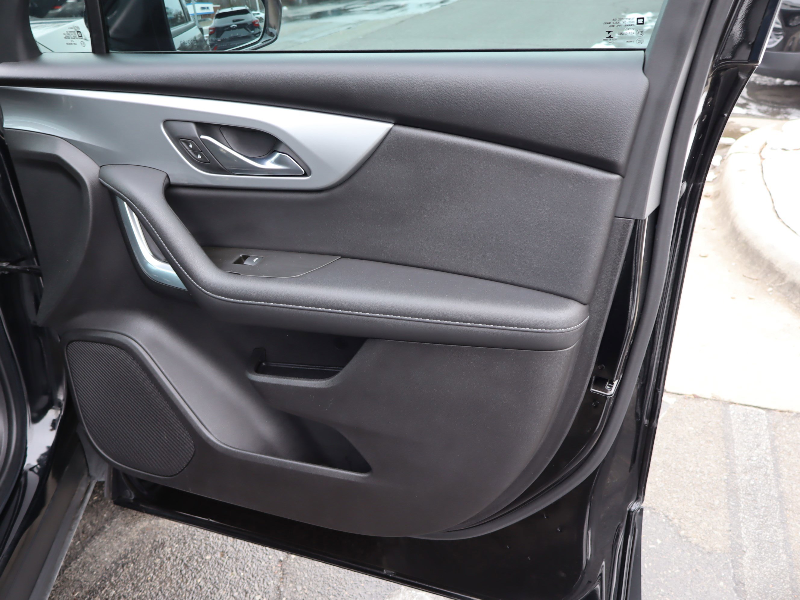 Used 2020 Chevrolet Blazer LT image 35