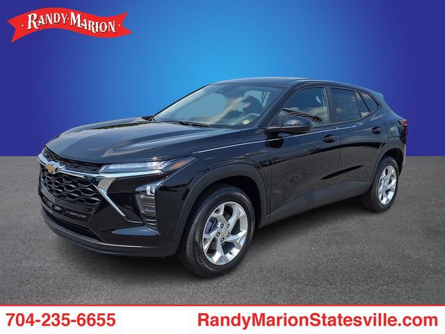 New 2026 Chevrolet Trax LS w/ LS Convenience Package FWD image 1