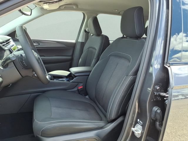Used 2023 Jeep Grand Cherokee Laredo AWD/4WD image 12