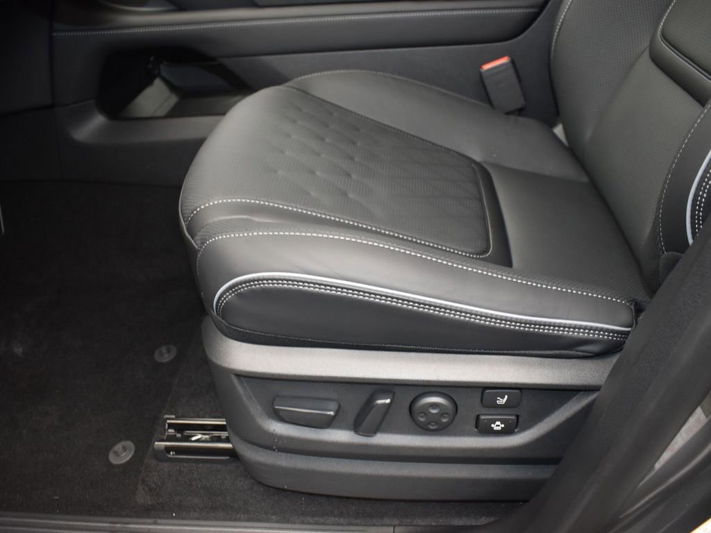 New 2026 INFINITI QX80 Autograph w/ Premium Cargo Package image 13