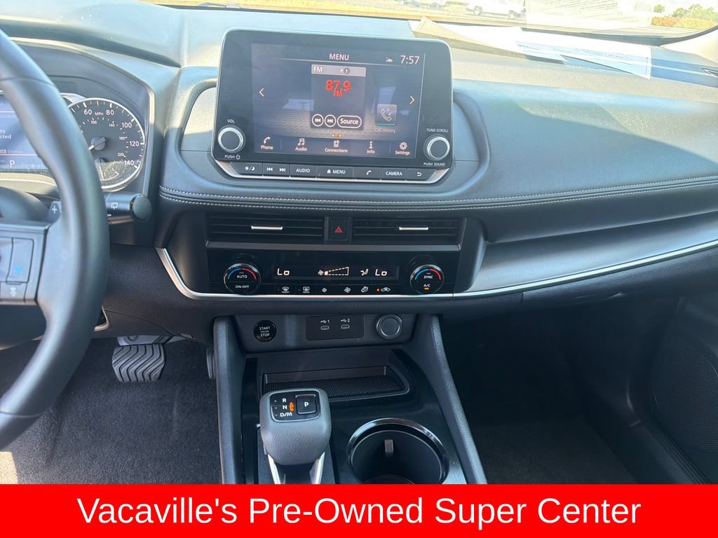 Used 2025 Nissan Rogue SV FWD image 17