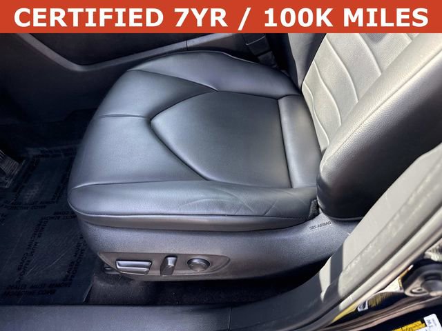 Used 2023 Toyota Highlander XLE image 12