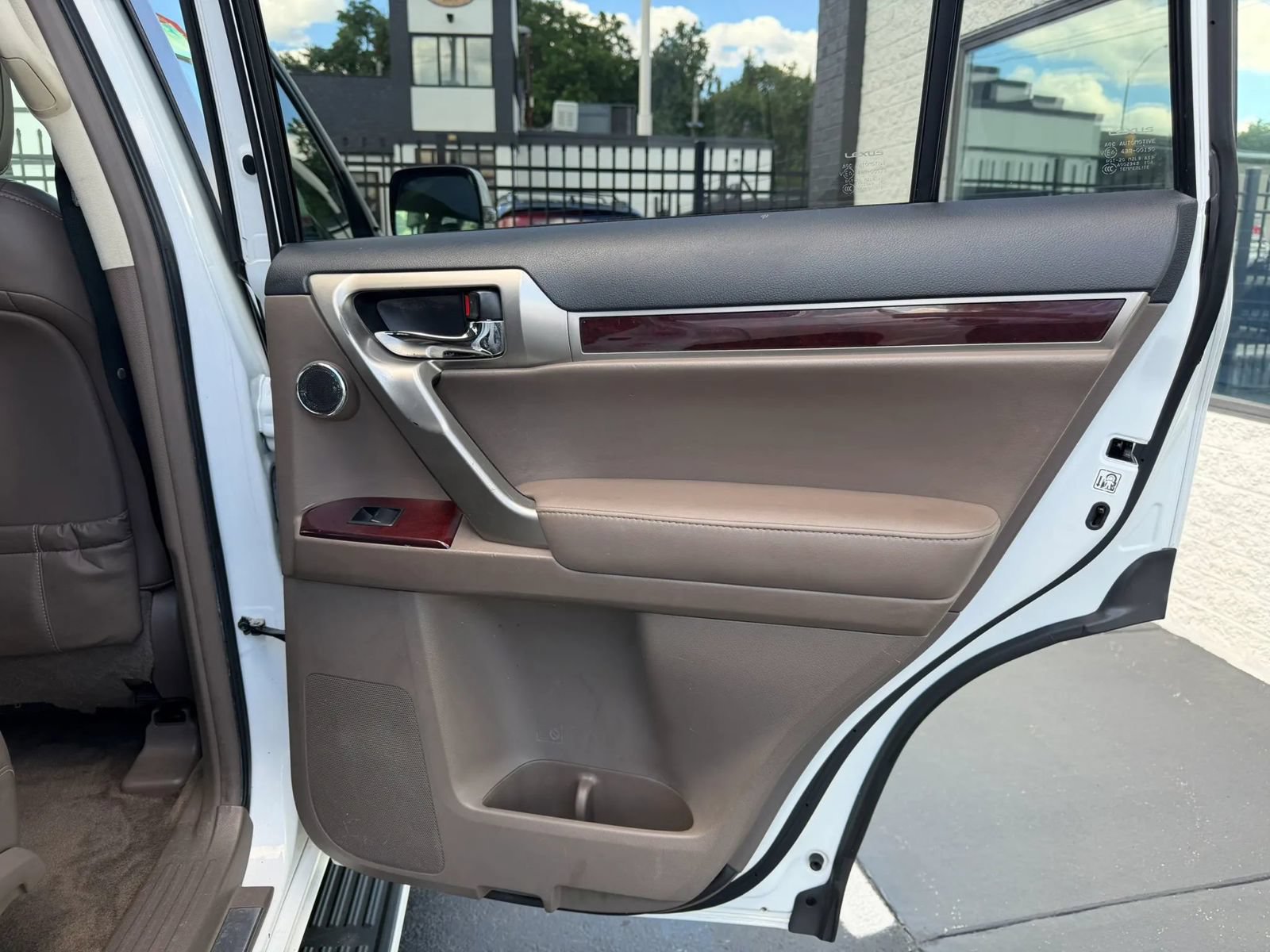 Used 2015 Lexus GX 460 Luxury AWD/4WD image 24