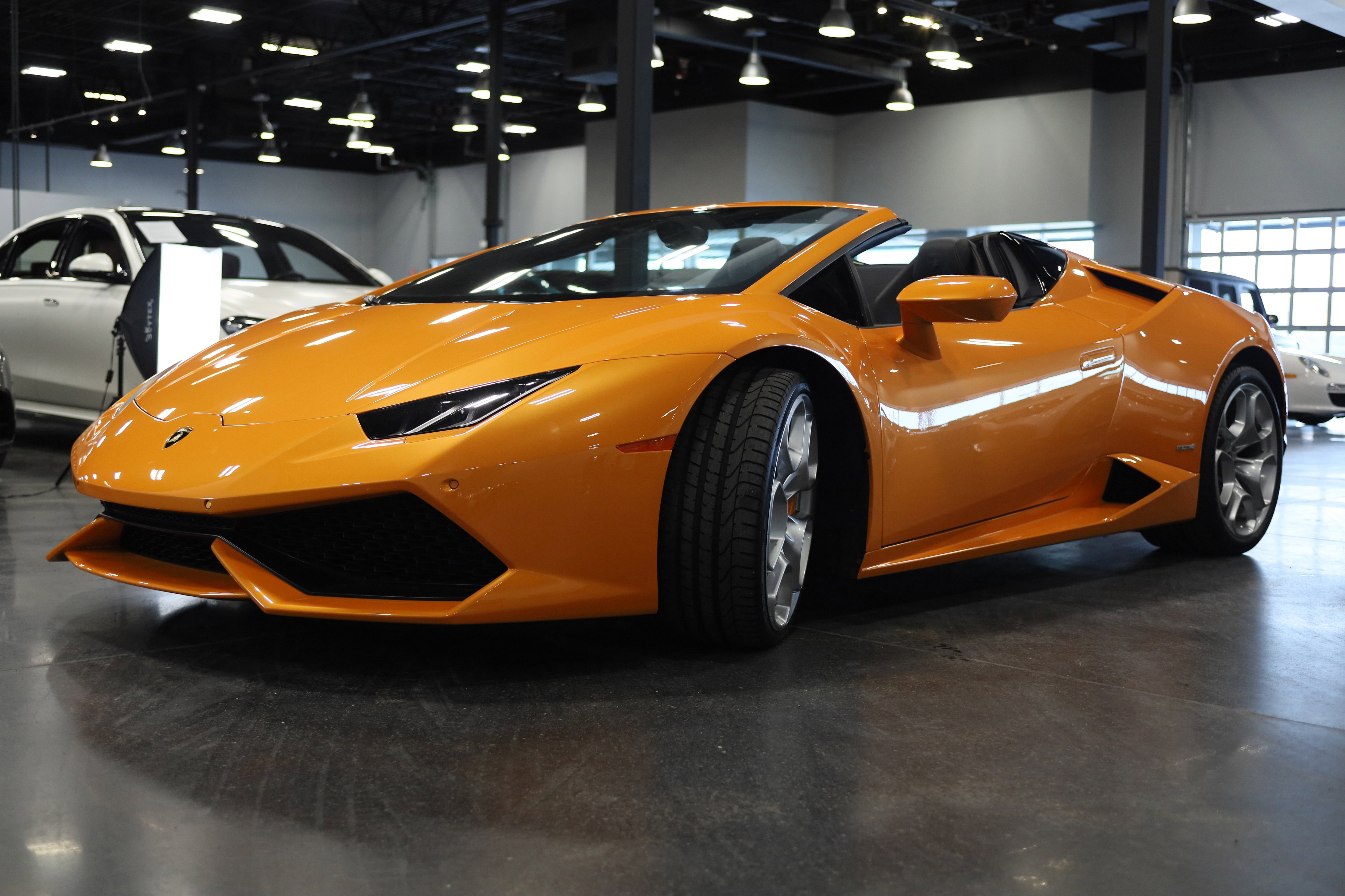 Used 2016 Lamborghini Huracan LP 610-4 image 3