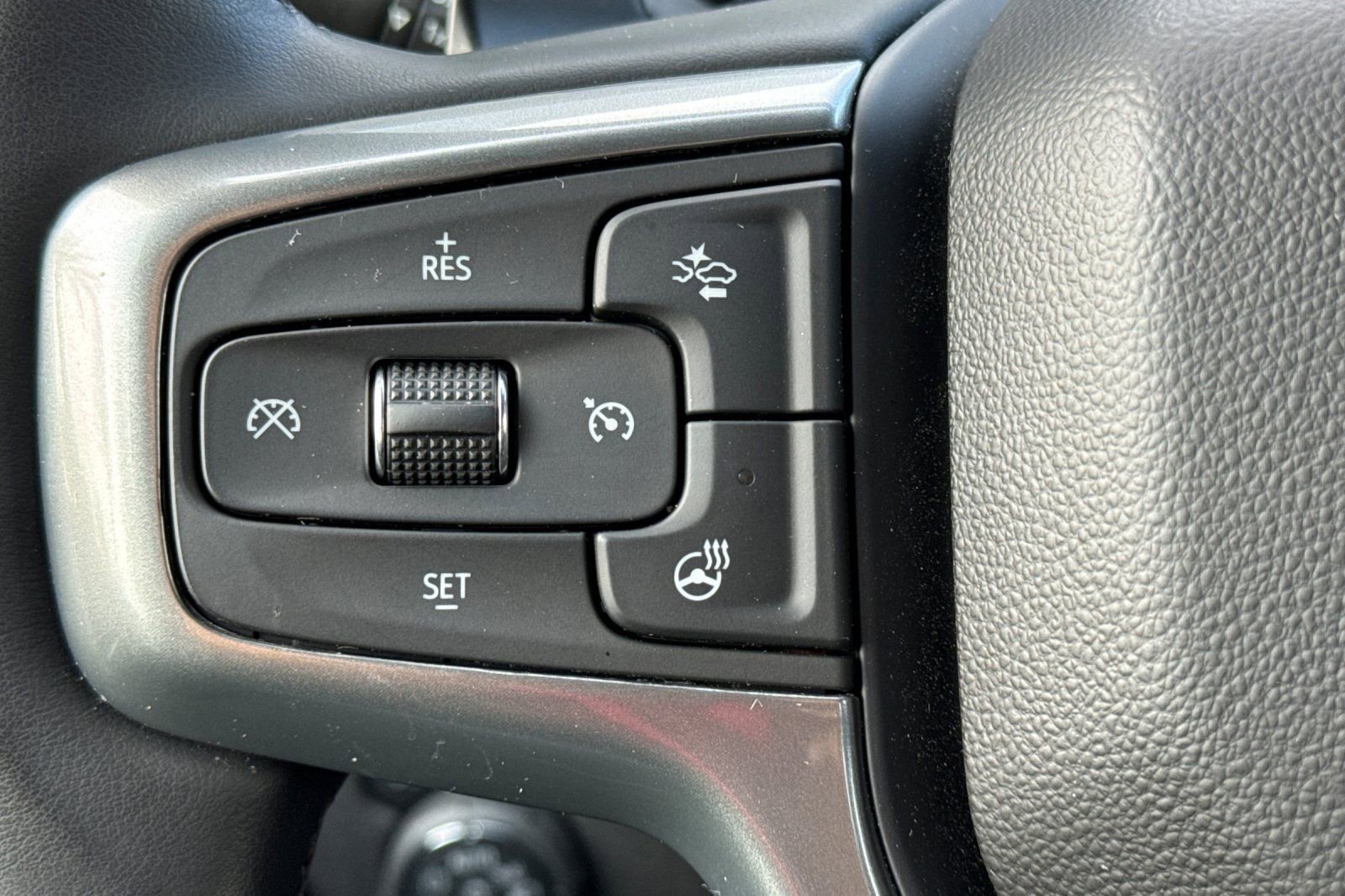 Used 2023 Chevrolet Silverado 1500 LTZ image 27