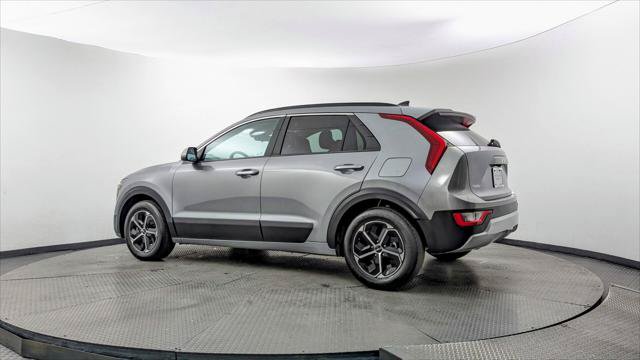 Used 2025 Kia Niro LX FWD image 6