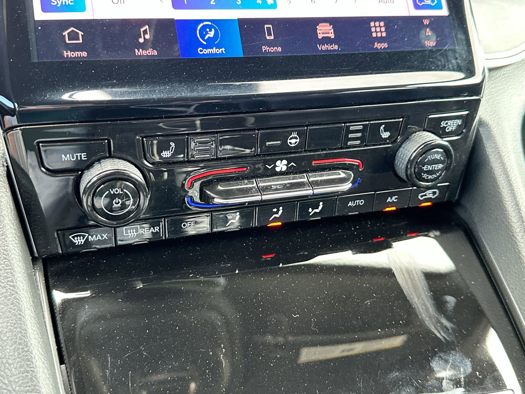 Used 2025 Jeep Grand Cherokee Limited image 19