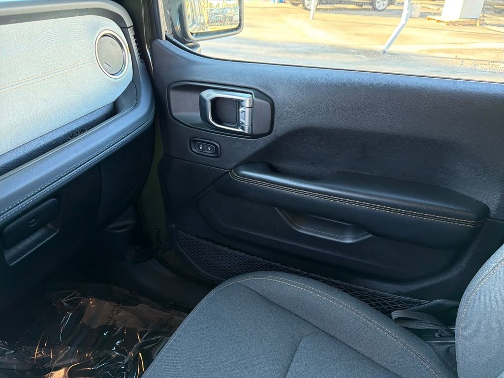 Used 2024 Jeep Wrangler Sahara image 27