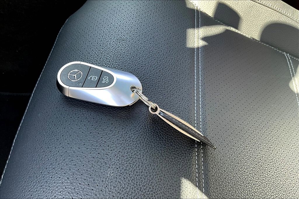 Used 2025 Mercedes-Benz C 300 4MATIC Sedan image 10