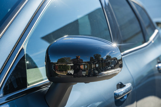 New 2027 Volvo XC60 B5 Plus AWD/4WD image 16