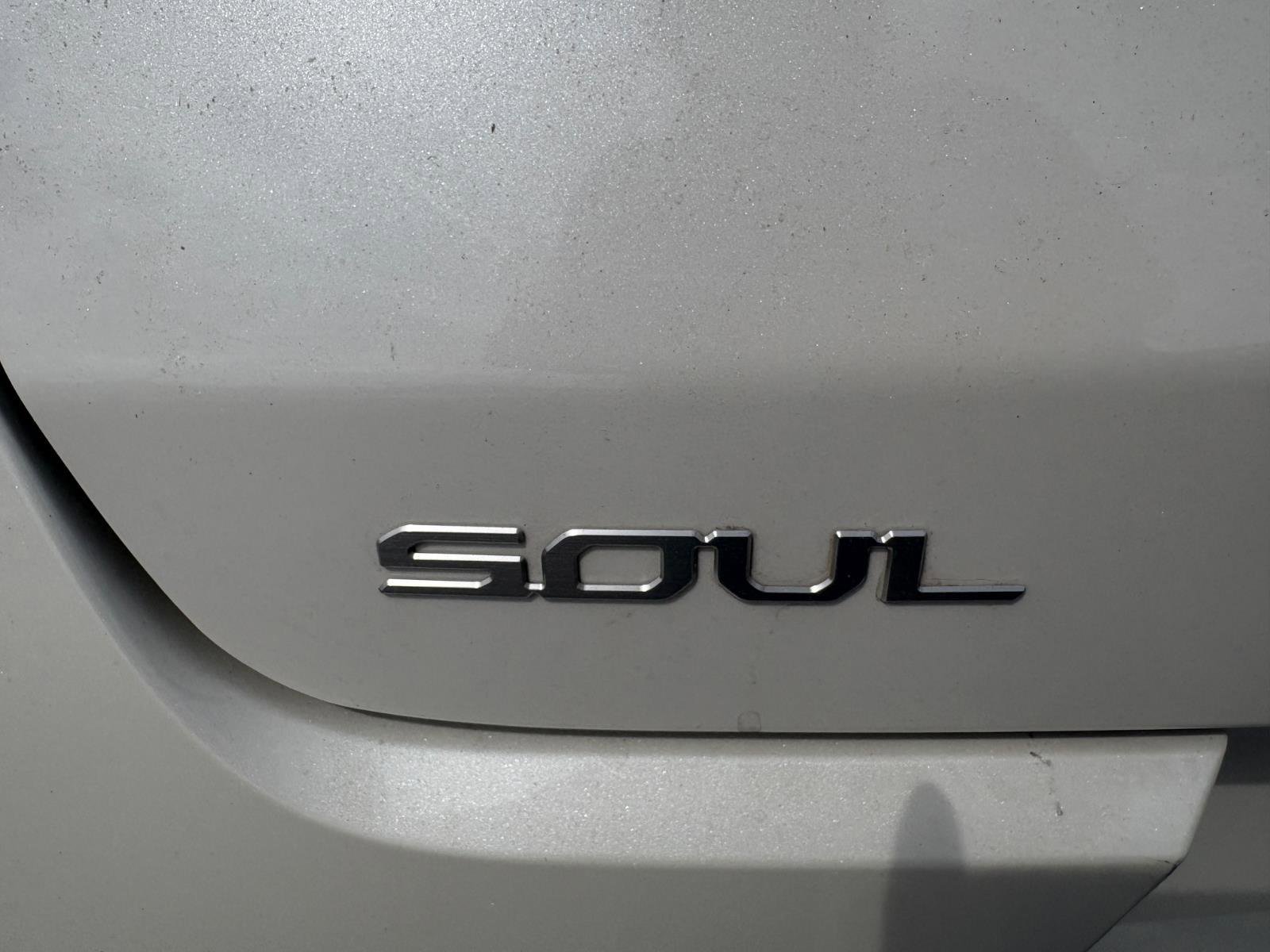 Used 2025 Kia Soul LX image 9