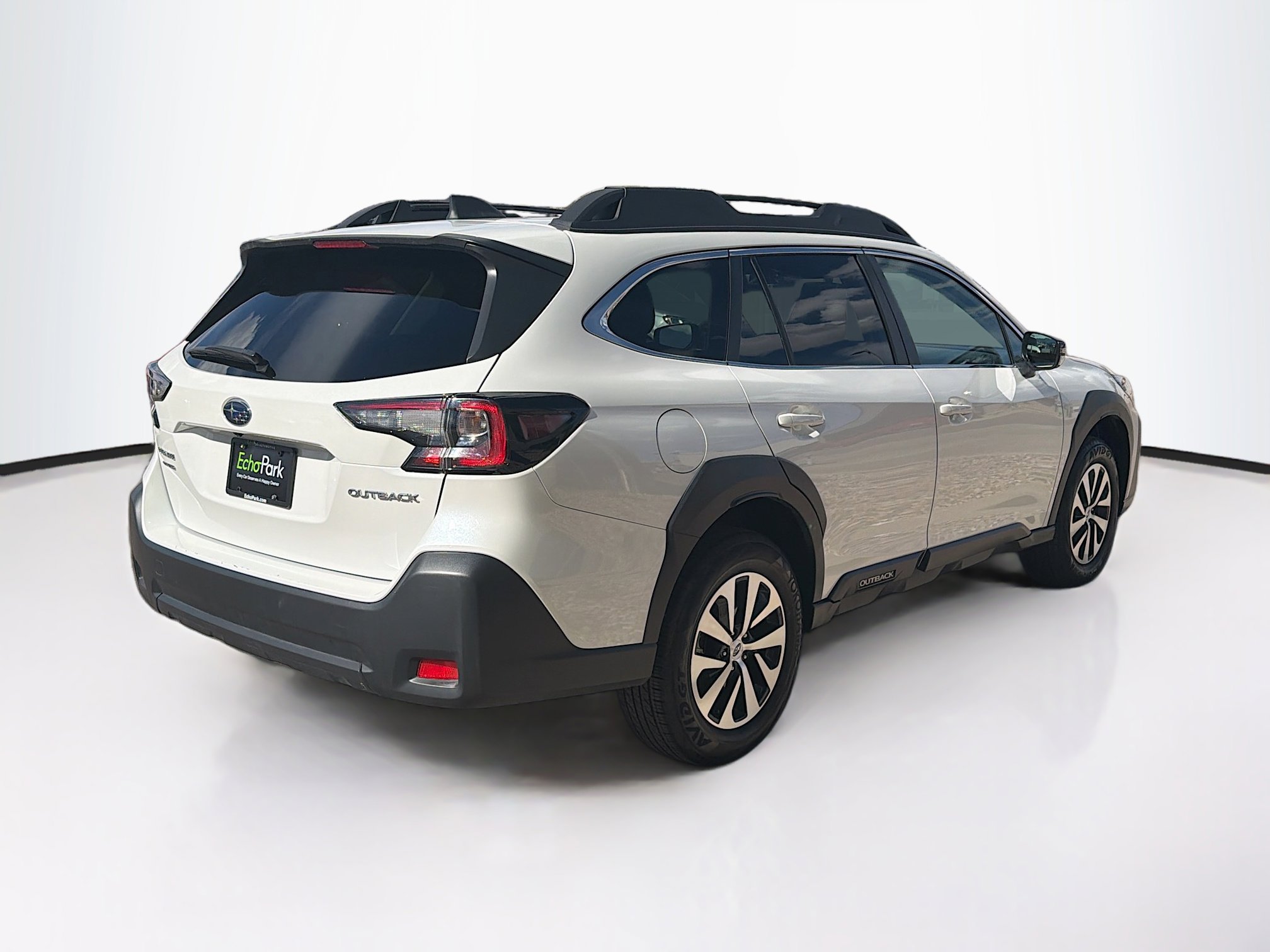 Used 2025 Subaru Outback Premium AWD/4WD image 9