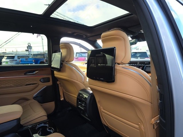 Used 2024 Jeep Grand Cherokee L Summit image 61