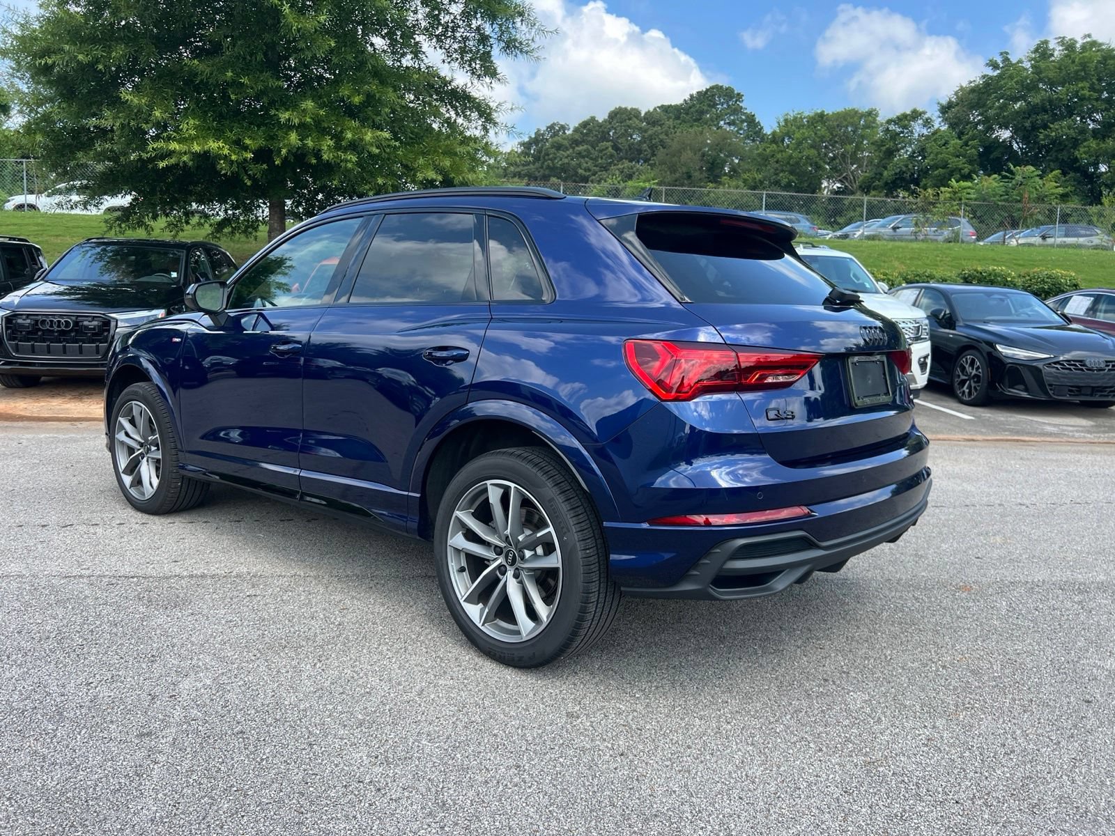 Used 2025 Audi Q3 2.0T Premium w/ Convenience Package AWD/4WD image 9