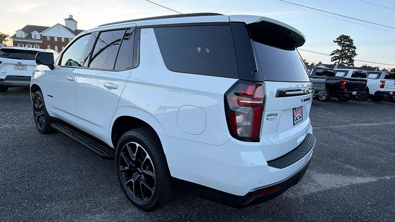 Used 2021 Chevrolet Tahoe RST w/ Luxury Package RWD image 11