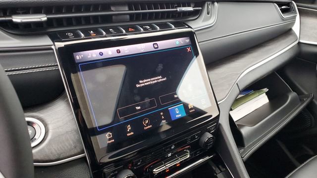 Certified 2023 Jeep Grand Cherokee Limited image 18