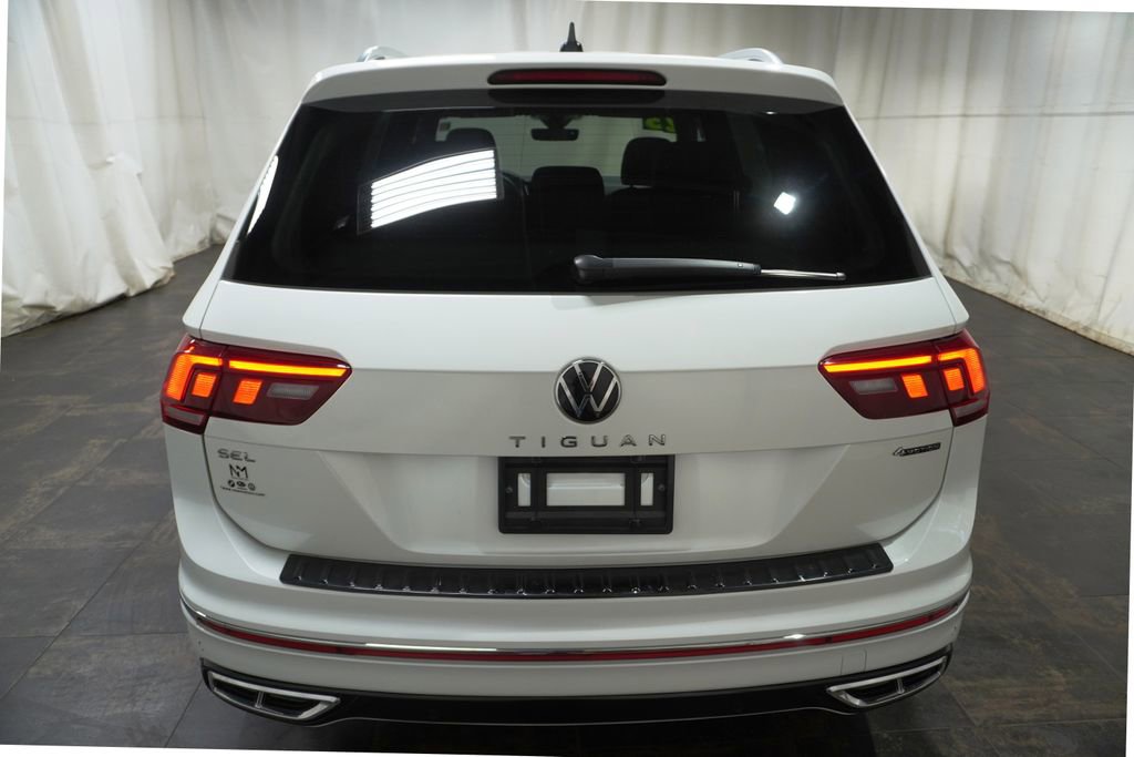 Used 2023 Volkswagen Tiguan SEL R-Line image 4